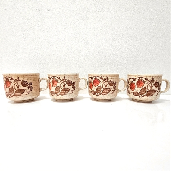 🇬🇧 Vintage Churchill Wild Strawberry Tea Cup - Set of 4 - Picture 7 of 15